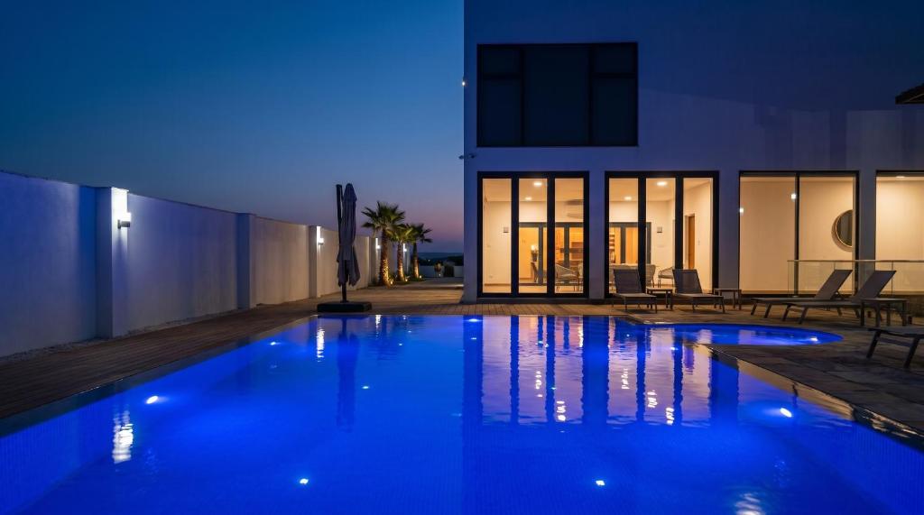 The pool bar after dark